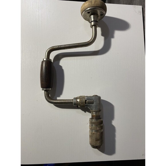 Vintage Bit Brace Hand Drill - Universal Jaws - Ratcheting Woodworking Tool - Picture 10 of 12